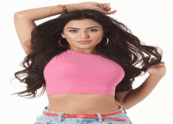 গ্ল্যামারাস লুকে নুসরাত, বললেন—‘সুন্দরভাবে বছরটি শেষ করছি’