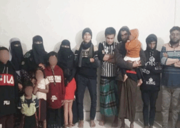 টেকনাফে সাগরপথে মালয়েশিয়া পাচারকালে নারী ও শিশুসহ উদ্ধার-১৮