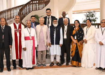 বড়দিন উপলক্ষে ধর্মীয় নেতাদের সঙ্গে প্রধান উপদেষ্টার শুভেচ্ছা বিনিময়