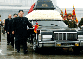 পারমাণবিক শক্তি ‘সীমাহীনভাবে’ বাড়ানোর নির্দেশ কিমের