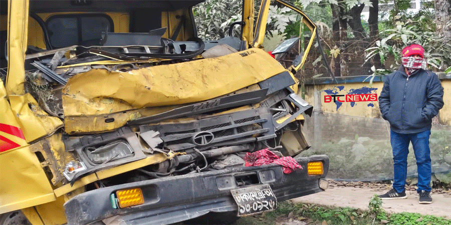 নাটোরে দাঁড়িয়ে থাকা ট্রাকে কাভার্ডভ্যানের ধাক্কা: চালকসহ নিহত-২