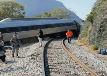 মেক্সিকোয় ট্রেন লাইনচ্যুত হয়ে নিহত-১৩, আহত-৯৮