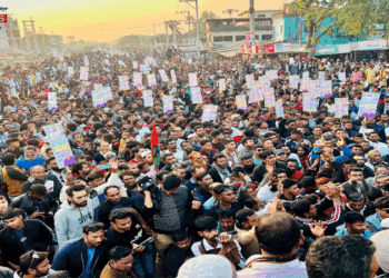 সিংড়ায় বিএনপি প্রার্থীর মনোনয়ন বাতিলের দাবিতে মহাসড়ক অবরোধ