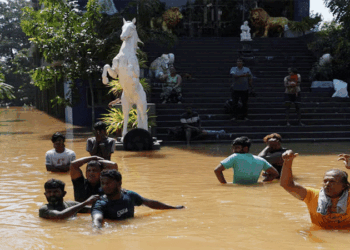বন্যায় ৩ দেশে মৃত্যু ৯০০ ছাড়াল