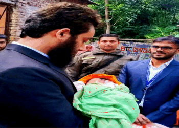 কুড়িয়ে পাওয়া নবজাতকের বৈধ অভিভাবক হতে আগ্রহী প্রার্থীকে খুঁজছে প্রশাসন