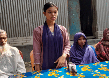 বকশীগঞ্জে স্বামীর অধিকার ফিরে পেতে স্ত্রীর সংবাদ সম্মেলন 