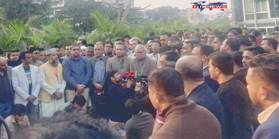 যথা সময়ে দেশে ফিরবেন তারেক রহমান, কিছুই বাধা হবে না : রিজভী