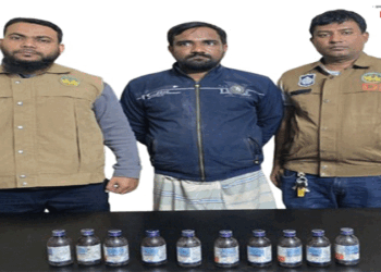 আরএমপি ডিবি’র অভিযানে ১০ বোতল নেশাজাতীয় বেরিকফ সহ গ্রেপ্তার-১