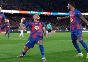 রাফিনহার জাদুতে বার্সেলোনার সহজ জয়