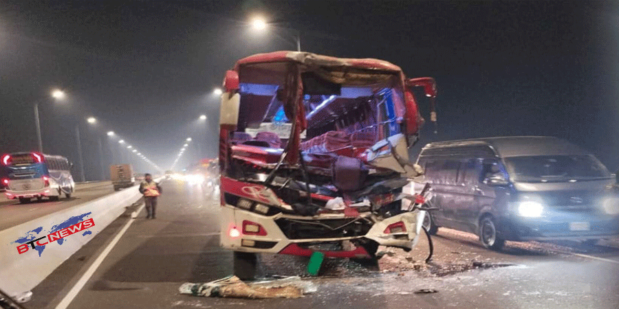 জাজিরা প্রান্তে পদ্মা সেতুতে বাসের পেছনে বাসের ধাক্কা, হেলপার নিহত