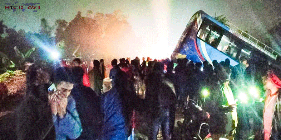 দিনাজপুর-রংপুর মহাসড়কে যাত্রীবাহীবাস–ভ্যান মুখোমুখি সংঘর্ষে নিহত-২