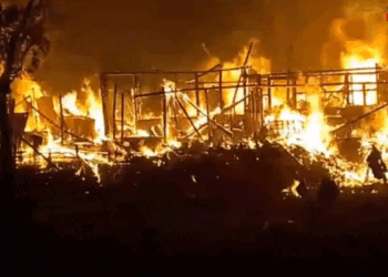 টেকনাফের রোহিঙ্গা ক্যাম্পে ভয়াবহ আগুনে পুড়লো ৪০ বসতি ঘর