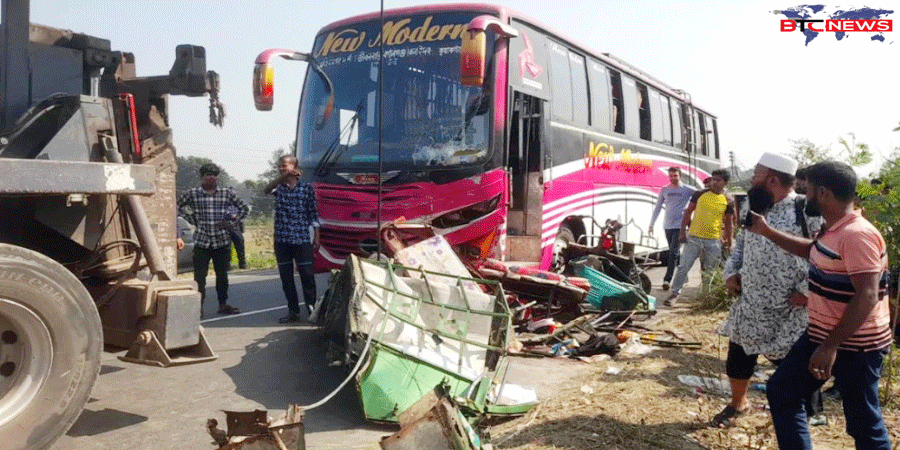 ভাঙ্গায় বাস-ইজিবাইকের মুখোমুখি সংঘর্ষ, একই পরিবারের ৩ জন সহ নিহত-৪