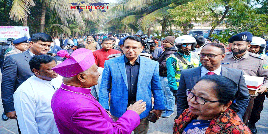 বড়দিন উপলক্ষ্যে মহানগরীর বিভিন্ন গির্জা পরিদর্শন করলেন আরএমপি পুলিশ কমিশনার