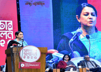 সিস্টেম না বদলালে শুধু লোক দিয়ে দেশ বদলাবে না : তথ্য উপদেষ্টা