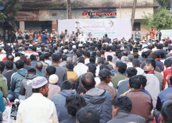 সিংড়ায় খালেদা জিয়ার সুস্থ্যতা কামনায় এক পক্ষের দোয়া মাহফিল, ৫০০ গজ দূরে মনোনয়ন বঞ্চিতদের বিক্ষোভ