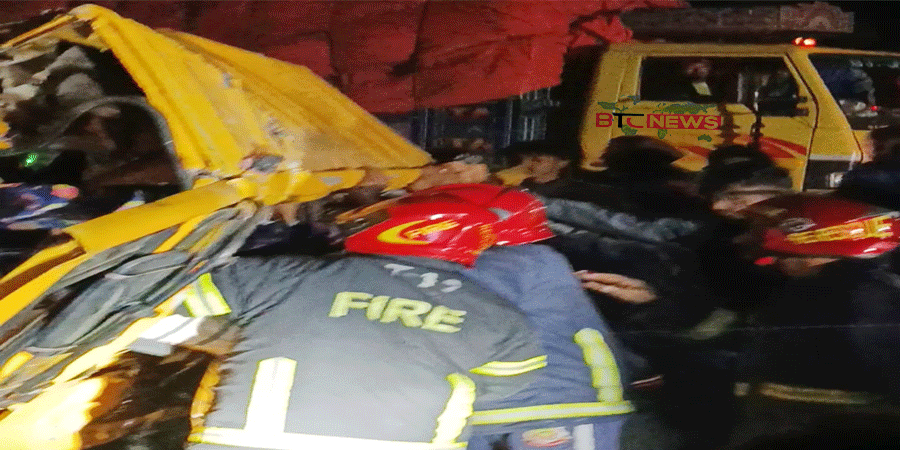 টাঙ্গাইলে পিক-আপের পেছনে ট্রাকের ধাক্কায় নিহত-২