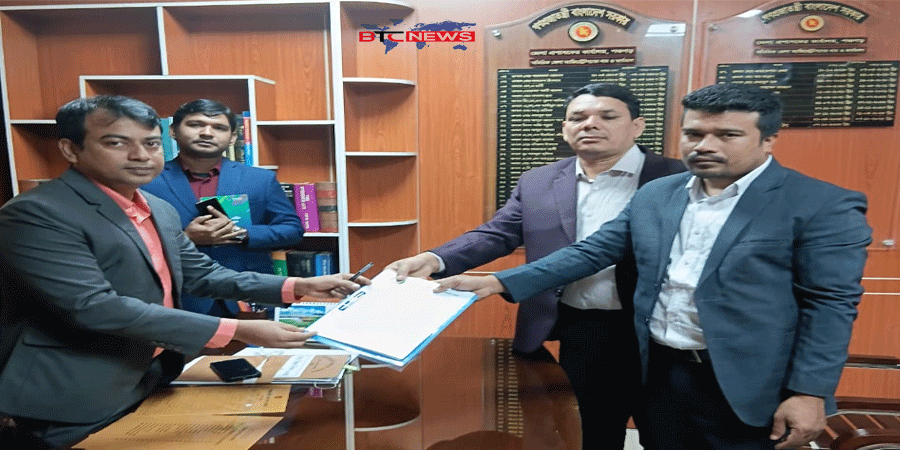 ১০ম গ্রেড বাস্তবায়নের দাবীতে উপদেষ্টাকে স্মারকলিপি