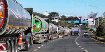 লাওসের জ্বালানি রুট বন্ধ করে দিলো থাইল্যান্ড