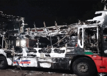 নোয়াখালীতে বিআরটিসি’র দুই বাসে আগুন