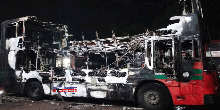নোয়াখালীতে বিআরটিসি’র দুই বাসে আগুন