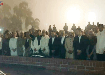 বীর শহীদদের স্মরণে জাতীয় স্মৃতিসৌধে তারেক রহমান