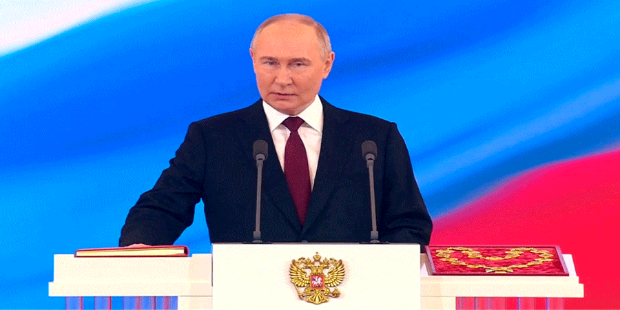 নিরাপত্তার কারণে স্মার্টফোন-ইন্টারনেট ব্যবহার করেন না পুতিন