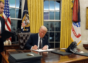 ফিলিস্তিনিসহ ৭ দেশের নাগরিকদের যুক্তরাষ্ট্রে প্রবেশে নিষেধাজ্ঞা