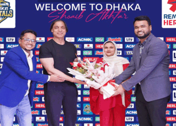 ঢাকা ক্যাপিটালসের মেন্টর হিসেবে বাংলাদেশে এলেন শোয়েব