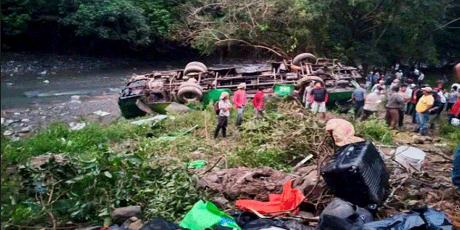 মেক্সিকোতে ভয়াবহ বাস দুর্ঘটনা, নিহত-১০