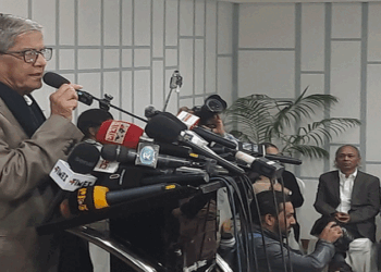 সব গণতন্ত্রকামী মানুষের এক হওয়ার সময় এসেছে : মির্জা ফখরুল