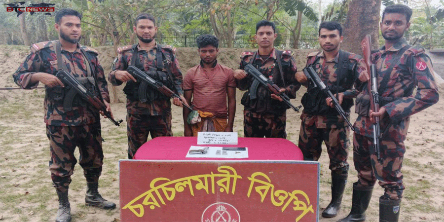 দৌলতপুর সীমান্তে অস্ত্র-গুলিসহ যুবক আটক