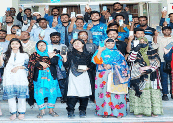 আরএমপি’র সাইবার ক্রাইম ইউনিটের সহায়তায় হারানো মোবাইল ফোন ফিরে পেলেন প্রকৃত মালিকরা