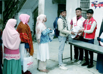 আদমদীঘিতে শিক্ষার্থিদের রেডক্রিসেন্টের শীতবস্ত্র সংংগ্রহ