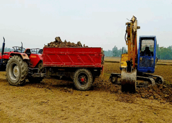 ইসলামপুরে লুট হচ্ছে ফসলি জমির টপ সয়েল’ ঝুঁকিতে কৃষি