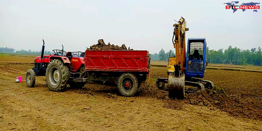 ইসলামপুরে লুট হচ্ছে ফসলি জমির টপ সয়েল’ ঝুঁকিতে কৃষি