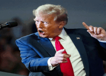 নিজের কিছু হলে ইরানকে ‘পৃথিবী থেকে মুছে ফেলার’ নির্দেশনা দিয়েছেন ট্রাম্প