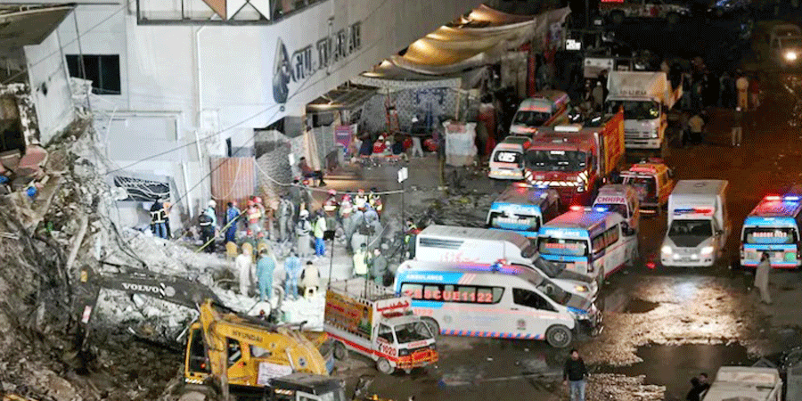 করাচির গুল প্লাজায় অগ্নিকাণ্ডে প্রাণহানি বেড়ে-৬১