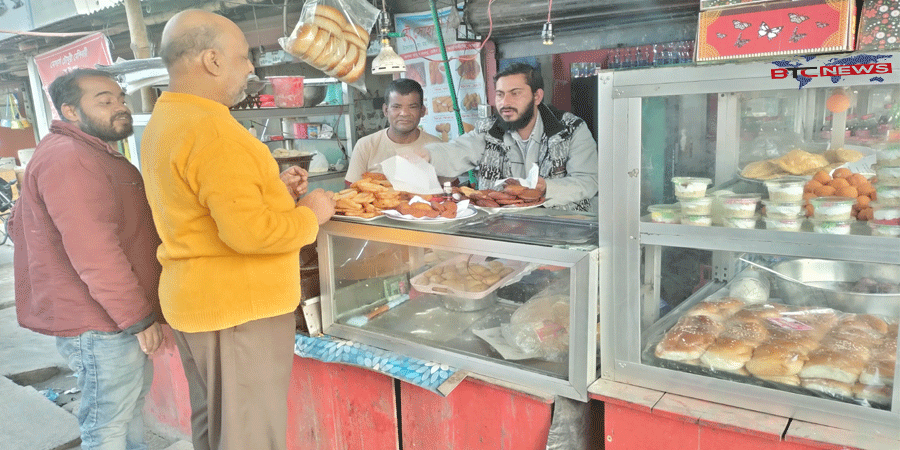 আদমদীঘি ও সান্তাহার শীতকালিন পিঠা বিক্রির ধুম