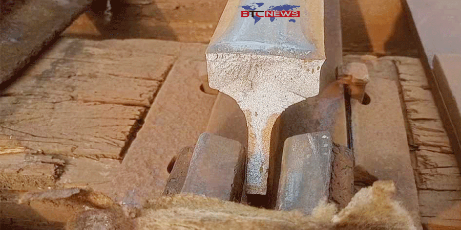 ট্রেন যাওয়ার সময় টাঙ্গাইলে বিকট শব্দে ফেটে গেল রেললাইন