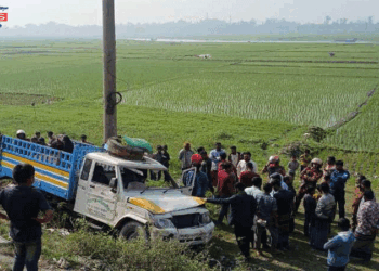 কিশোরগঞ্জে মাজারে যাওয়ার পথে পিকআপ উল্টে নিহত-২, আহত-১২