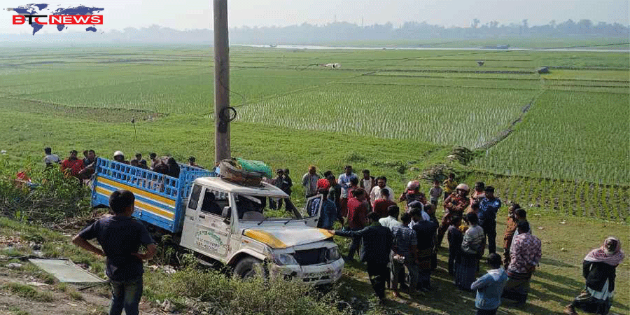 কিশোরগঞ্জে মাজারে যাওয়ার পথে পিকআপ উল্টে নিহত-২, আহত-১২