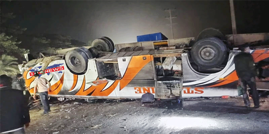 কুমিল্লায় মহাসড়কে বাস উল্টে নিহত-২, আহত-১০