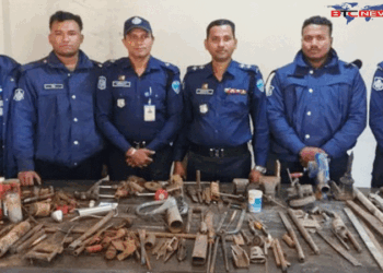 রামুর ঈদগড়ের গহীন পাহাড়ে মিললো অস্ত্র তৈরির কারখানা, গোলাবারুদসহ বিপুল সরঞ্জাম উদ্ধার