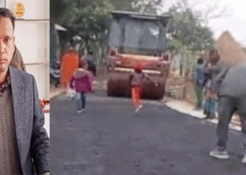 জলঢাকায় গ্রামীণ উন্নয়ন প্রকল্প পাকাকরণ রাস্তার কাজের তদারকি করছেন প্রকৌশলী তারিকুজ্জামান