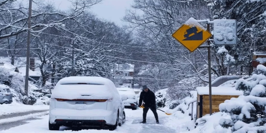 যুক্তরাষ্ট্রজুড়ে তুষারঝড়ে বিদ্যুৎহীন লাখো মানুষ, ১৩ হাজার ফ্লাইট বাতিল