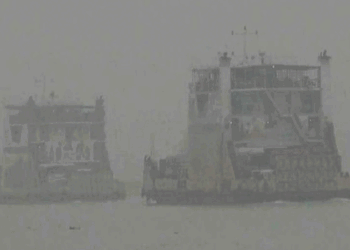 ঘন কুয়াশায় শরীয়তপুর–চাঁদপুর নৌরুটে সাময়িকভাবে ফেরি চলাচল বন্ধ