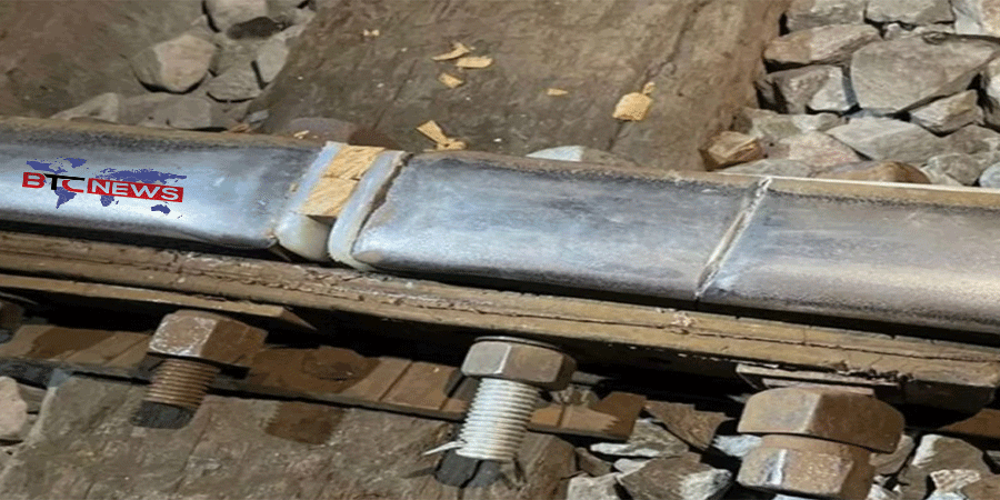 সিরাজগঞ্জ-ঈশ্বরদী রেলপথের তিনটি স্থানে ফাটল, চলছে মেরামত কাজ