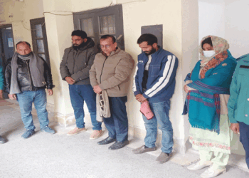 রাজশাহীতে সরকারি প্রাথমিক বিদ্যালযয়ের শিক্ষক নিয়োগ পরীক্ষার প্রশ্নপত্র সরবরাহের আশ্বাসে জালিয়াতি চক্রের ৬ জন গ্রেপ্তার