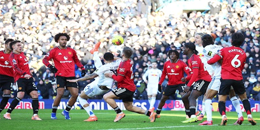 অধারাবাহিক ম্যানচেস্টার ইউনাইটেড হোঁচট খেল আবার